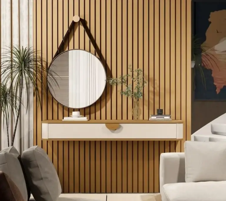Aparador suspenso decorativo em ambiente moderno, utilizado para compor a decoração com vasos, bandejas e objetos decorativos.