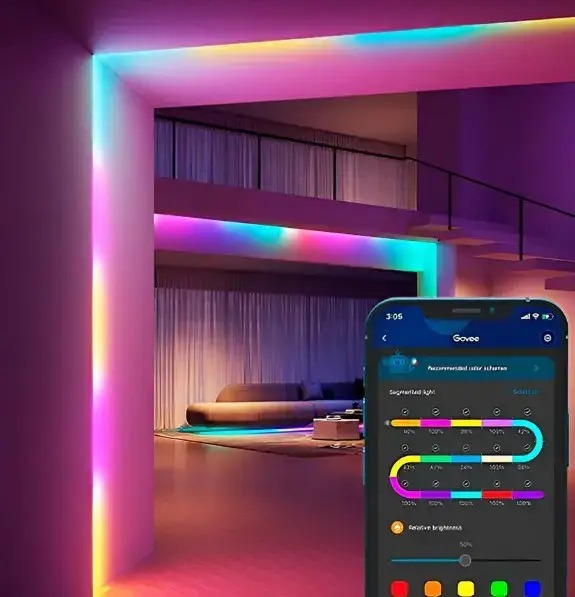 Fita LED inteligente Govee RGBIC Wi-Fi instalada em ambiente moderno com iluminação decorativa personalizada.